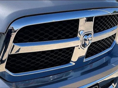 Used 2019 RAM 1500 Classic SLT w/ Luxury Group AWD/4WD image 32