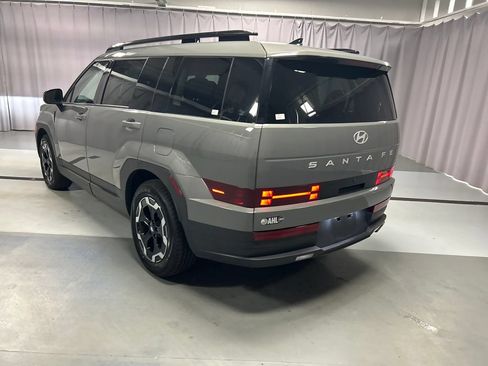 Used 2024 Hyundai Santa Fe SEL FWD image 5