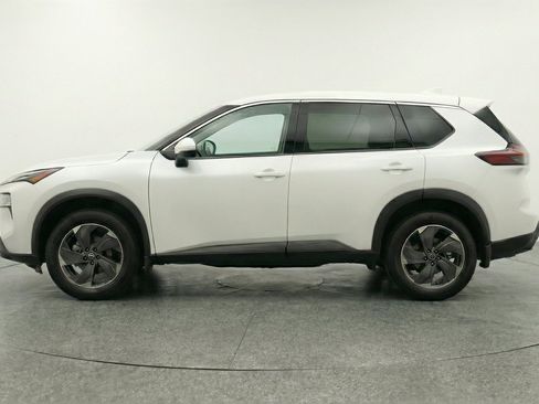 Used 2025 Nissan Rogue SV AWD/4WD image 5