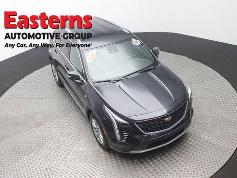 Used 2023 Cadillac XT4 Premium Luxury FWD image 3