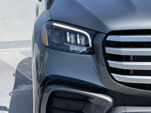 New 2026 Mercedes-Benz GLS 580 4MATIC image 5