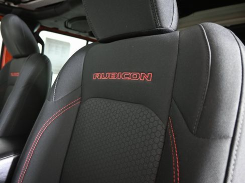 Used 2018 Jeep Wrangler Unlimited Rubicon w/ Dual Top Group image 23