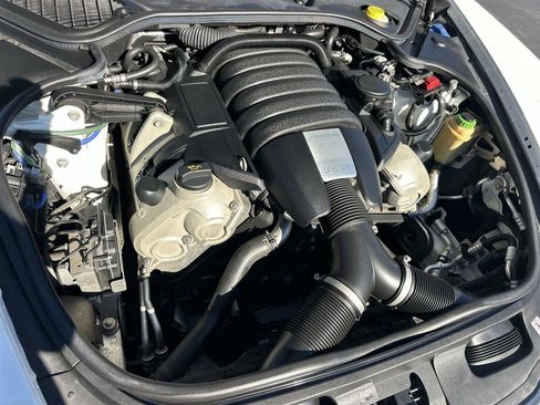 Used 2016 Porsche Panamera 4 image 9