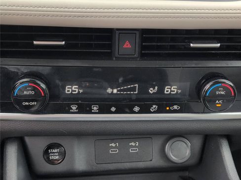 Used 2025 Nissan Rogue SV FWD image 23