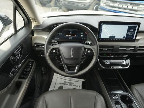 Used 2023 Lincoln Corsair Standard w/ Equipment Group 101A image 21