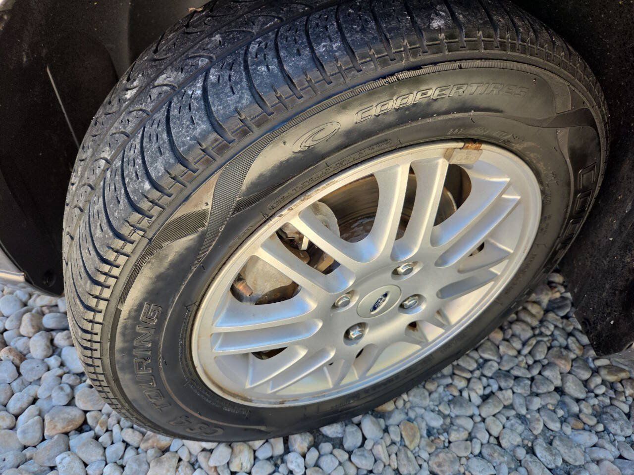 Used 2010 Ford Focus SE FWD image 10