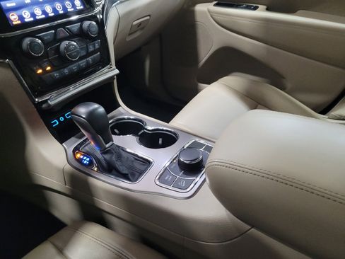 Used 2021 Jeep Grand Cherokee Limited AWD/4WD image 26