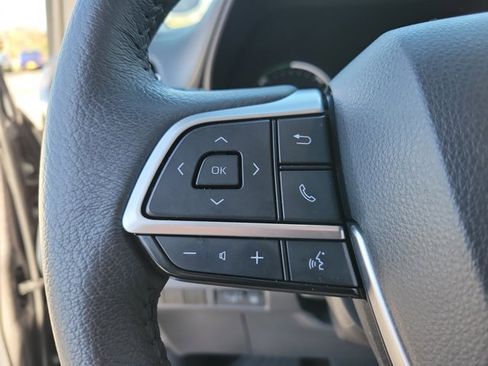 Used 2024 Toyota Sienna XLE image 19