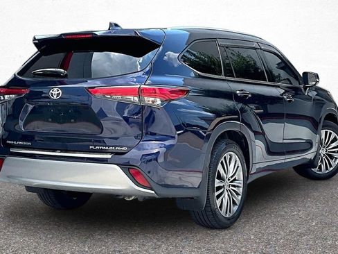 Certified 2021 Toyota Highlander Platinum AWD/4WD image 7
