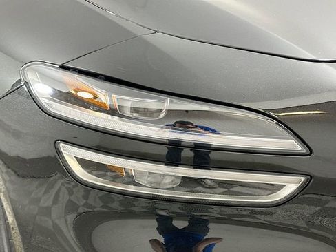 Used 2023 Genesis G70 2.0T w/ Sport Prestige Package image 25