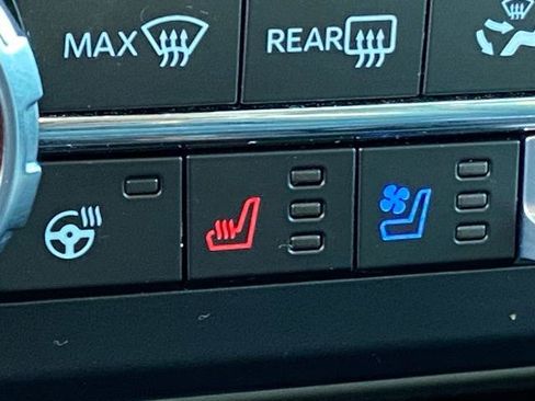 Certified 2024 Ford F250 Lariat w/ Chrome Package image 17