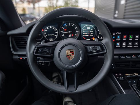 Certified 2022 Porsche 911 Carrera image 6