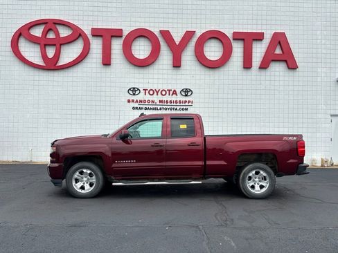 Used 2017 Chevrolet Silverado 1500 LT w/ All Star Edition AWD/4WD image 4