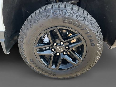 Used 2024 Chevrolet Silverado 1500 LT Trail Boss w/ Protection Package AWD/4WD image 14
