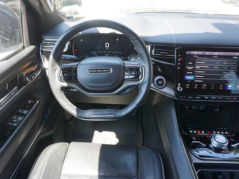 Used 2022 Jeep Grand Wagoneer Series II w/ Convenience Group III AWD/4WD image 6