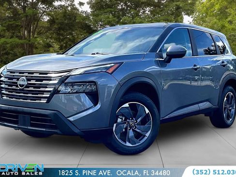 Used 2025 Nissan Rogue SV FWD image 1