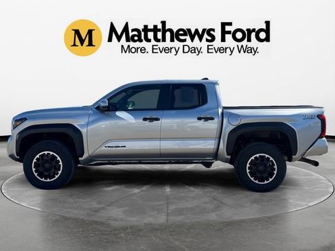 Used 2024 Toyota Tacoma TRD Off-Road AWD/4WD image 2