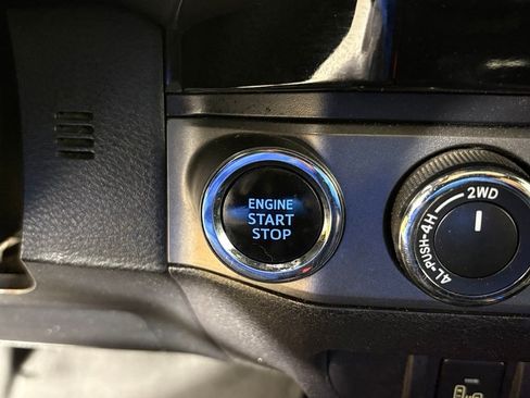 Used 2016 Toyota Tacoma TRD Off-Road w/ Premium & Technology Package AWD/4WD image 25