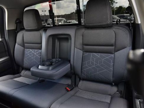 Used 2025 Nissan Frontier SV w/ SV Convenience Package RWD image 22