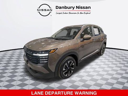 Certified 2025 Nissan Kicks SV w/ SV Premium Package AWD/4WD image 8
