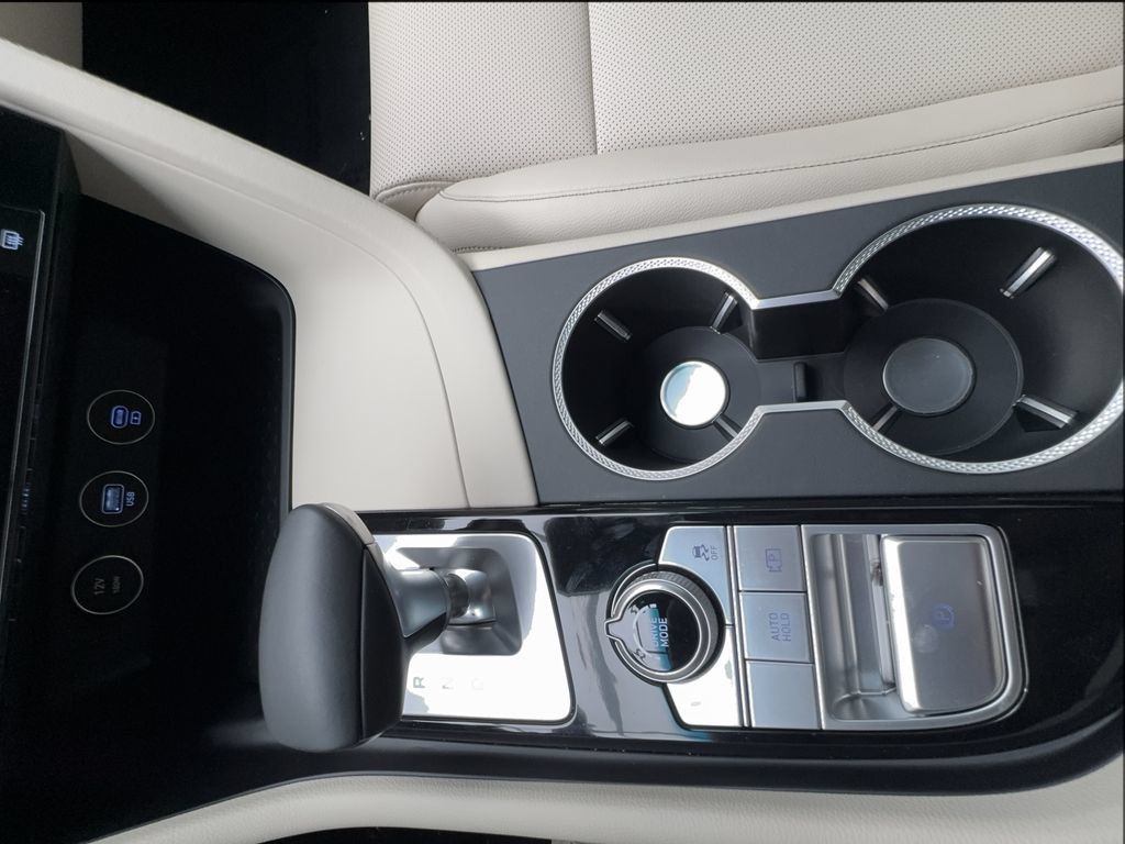 Used 2026 Genesis G70 2.5T RWD image 42