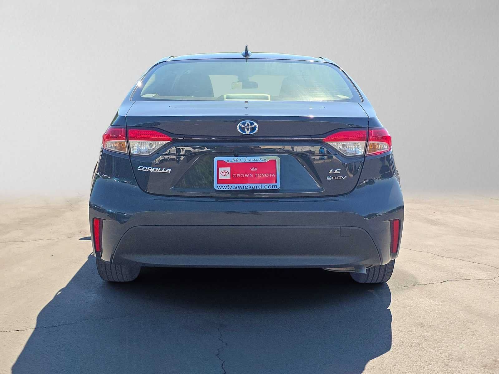 Certified 2025 Toyota Corolla LE FWD image 4