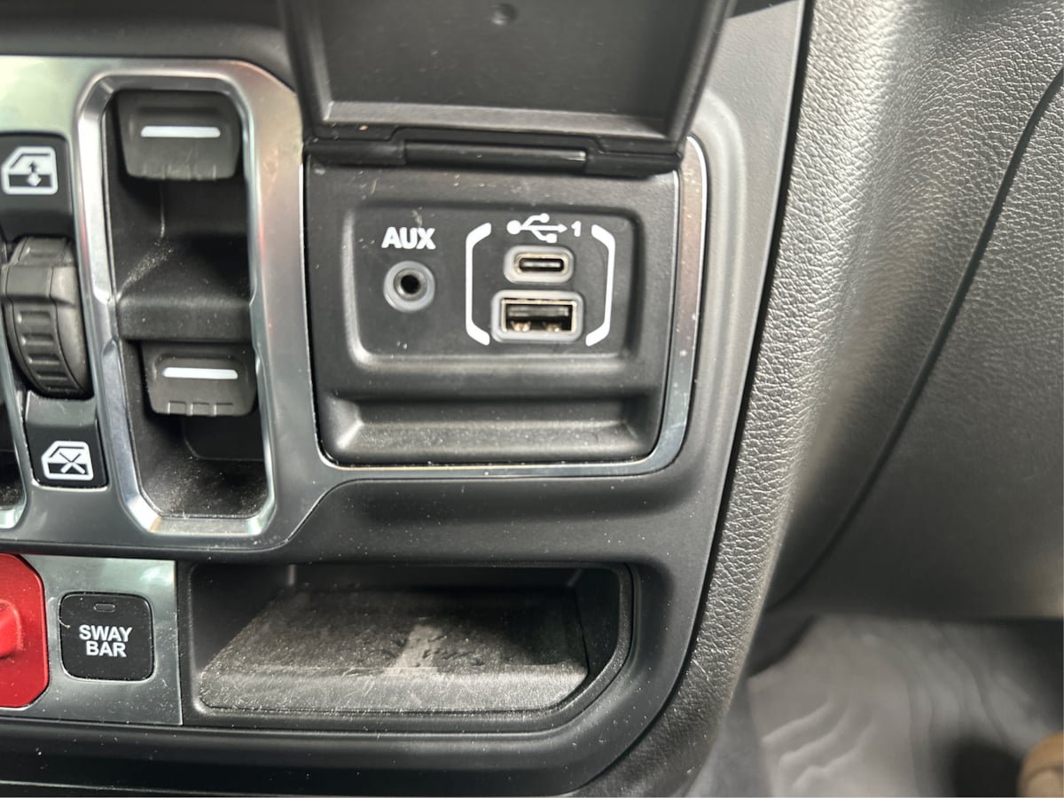 Used 2019 Jeep Wrangler Unlimited Rubicon AWD/4WD image 25