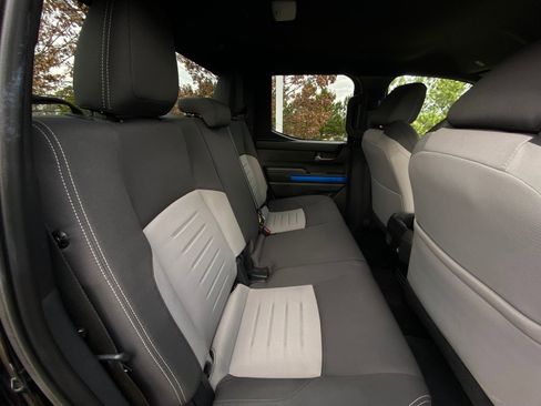 Used 2025 Toyota Tacoma TRD Off-Road image 27