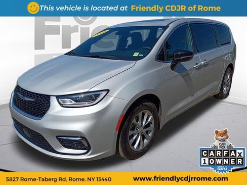 Used 2026 Chrysler Pacifica Limited FWD image 1