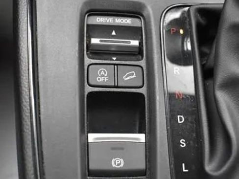 Used 2024 Honda CR-V LX image 33