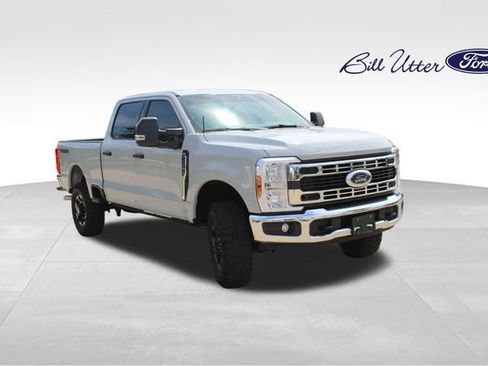 Certified 2025 Ford F250 XLT w/ Tremor Off-Road Package AWD/4WD image 3