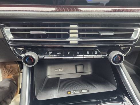 Certified 2025 Chevrolet Traverse RS w/ LPO, Floor Liner Package image 48