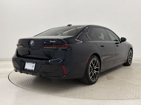 Used 2023 BMW 740i w/ Parking Assistance Package RWD image 9