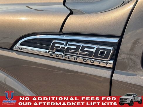 Used 2016 Ford F250 XLT w/ XLT Value Package AWD/4WD image 9