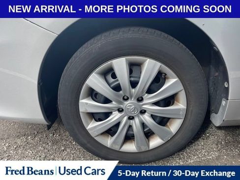 Used 2013 Toyota Corolla LE FWD image 14