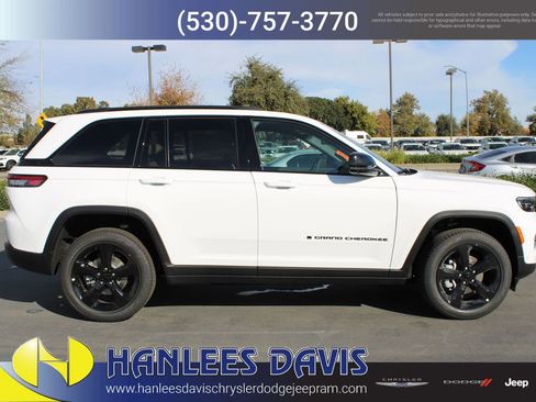 New 2025 Jeep Grand Cherokee Limited w/ Luxury Tech Group II image 6