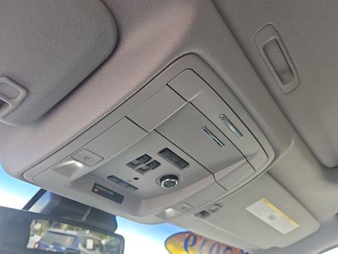 Used 2019 Chevrolet Tahoe LT image 28