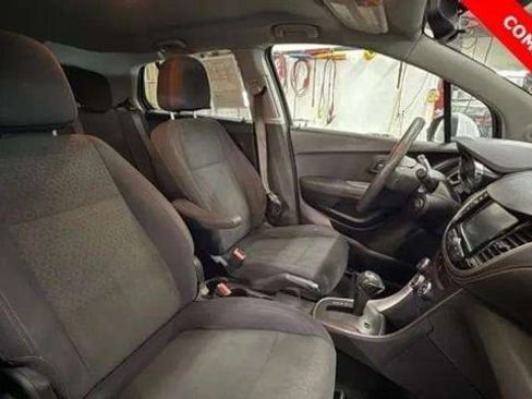 Used 2017 Chevrolet Trax LS w/ Fleet Convenience Package image 18