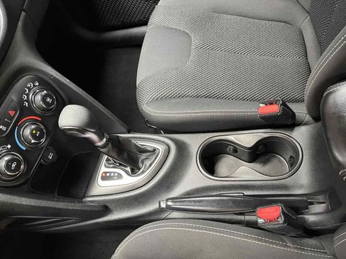 Used 2016 Dodge Dart SXT FWD image 18