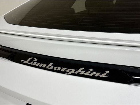 Used 2021 Lamborghini Urus image 37