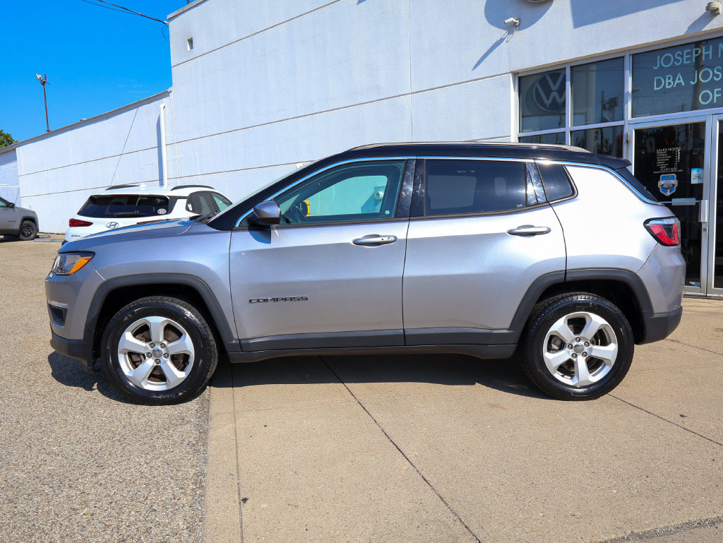 Used 2018 Jeep Compass Latitude w/ Popular Equipment Group AWD/4WD image 2