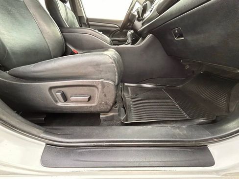 Used 2018 Toyota Highlander SE image 35