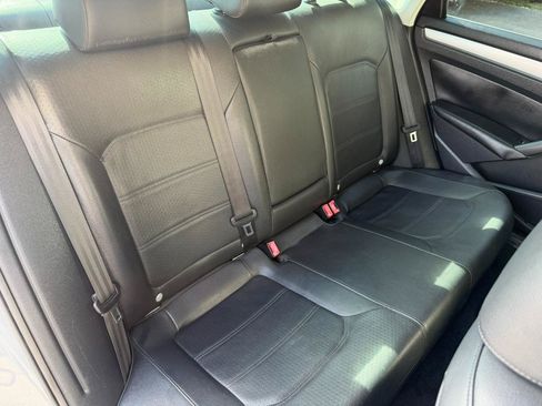 Used 2013 Volkswagen Passat 2.5 SE FWD image 38