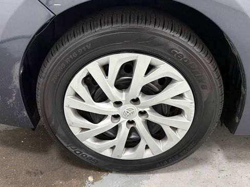 Certified 2018 Toyota Corolla LE image 10