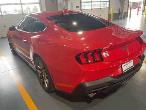 Used 2025 Ford Mustang GT Premium RWD image 4