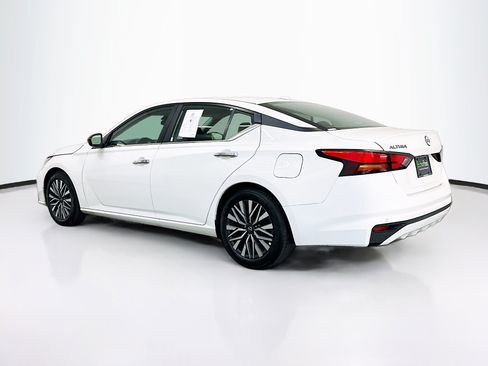 Used 2025 Nissan Altima 2.5 SV FWD image 5