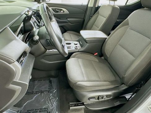 Used 2020 Chevrolet Traverse LT FWD image 9