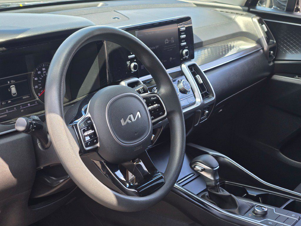 Used 2022 Kia Sorento LX AWD/4WD image 21