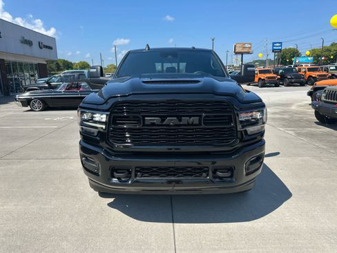 Used 2024 RAM 3500 Limited image 3