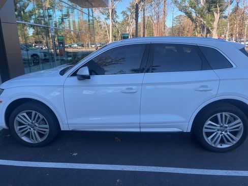Used 2018 Audi Q5 2.0T Premium Plus w/ Premium Plus Package image 2